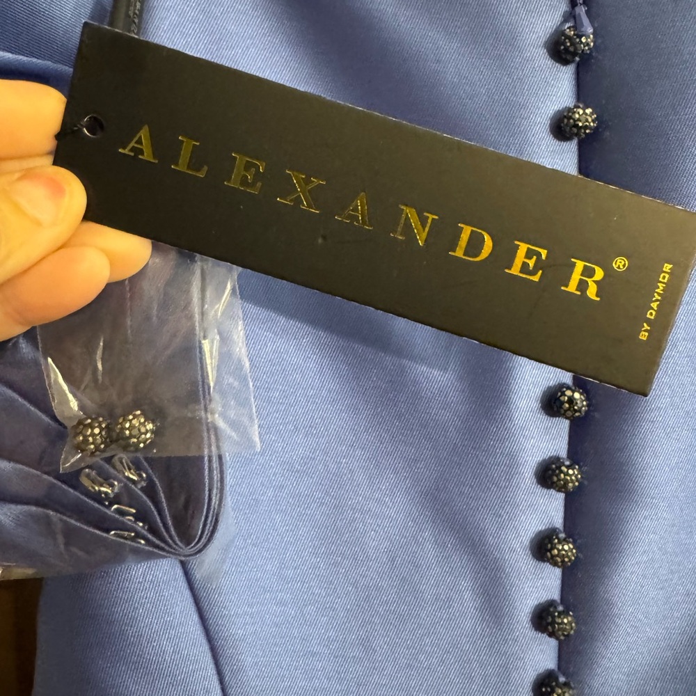 Elegant Blue Evening Gown - Picture 3 of 7